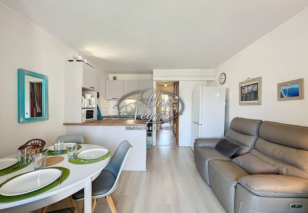 Ferienwohnung in Le Lavandou - Appartement pour 4 personnes à 150m de la plage de Cavalière