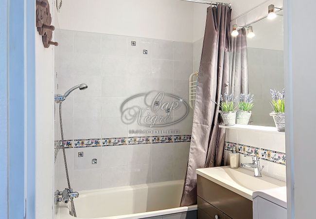 Apartment in Rayol-Canadel-sur-Mer - 027 Apartment in Rayol-Canadel-sur-Mer - 027