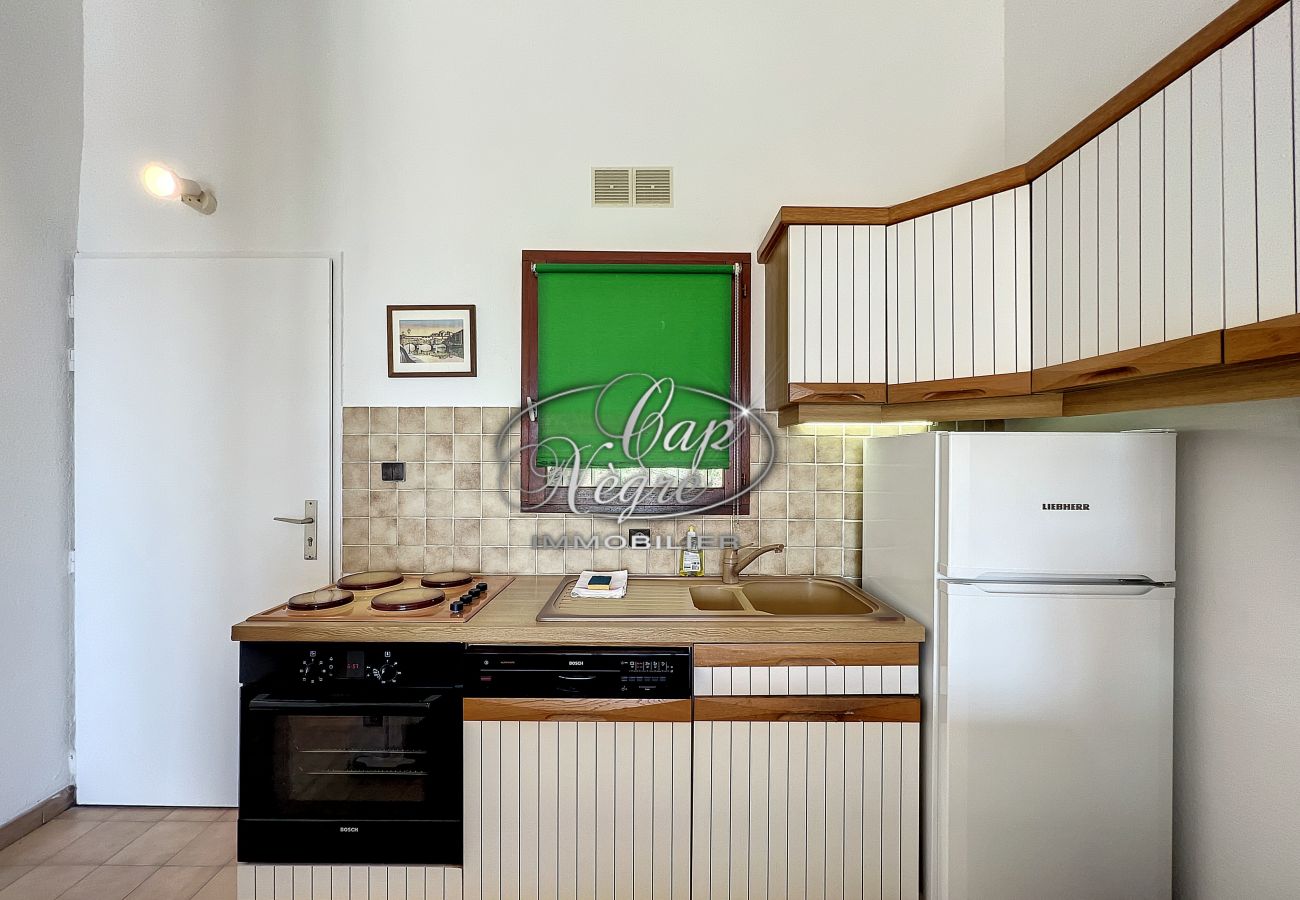 Apartment in Rayol-Canadel-sur-Mer - 033