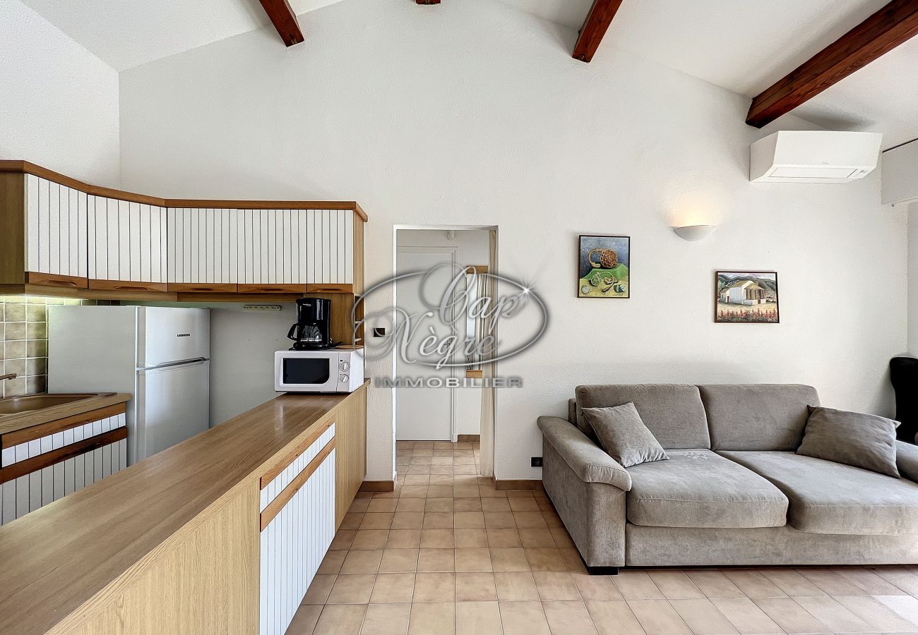 Apartment in Rayol-Canadel-sur-Mer - 033