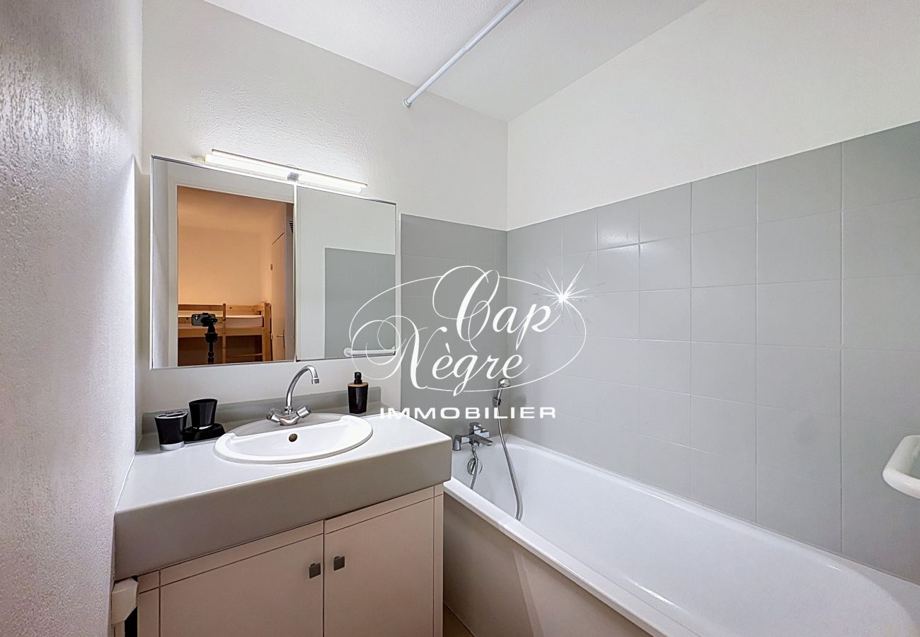 Apartment in Le Lavandou - 107