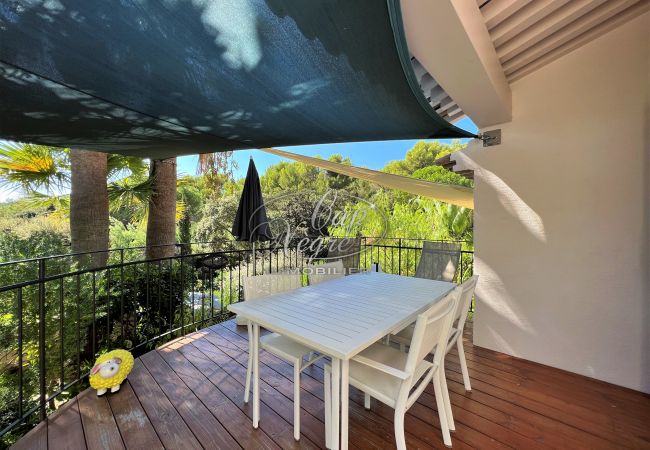 Townhouse in Le Lavandou - REF 152 - AIR-CONDITIONED HOUSE T5 WITH HEATED SWIMMING POOL AND SEA VIEW FOR 8 PERSONS IN CAVALIÈRE
