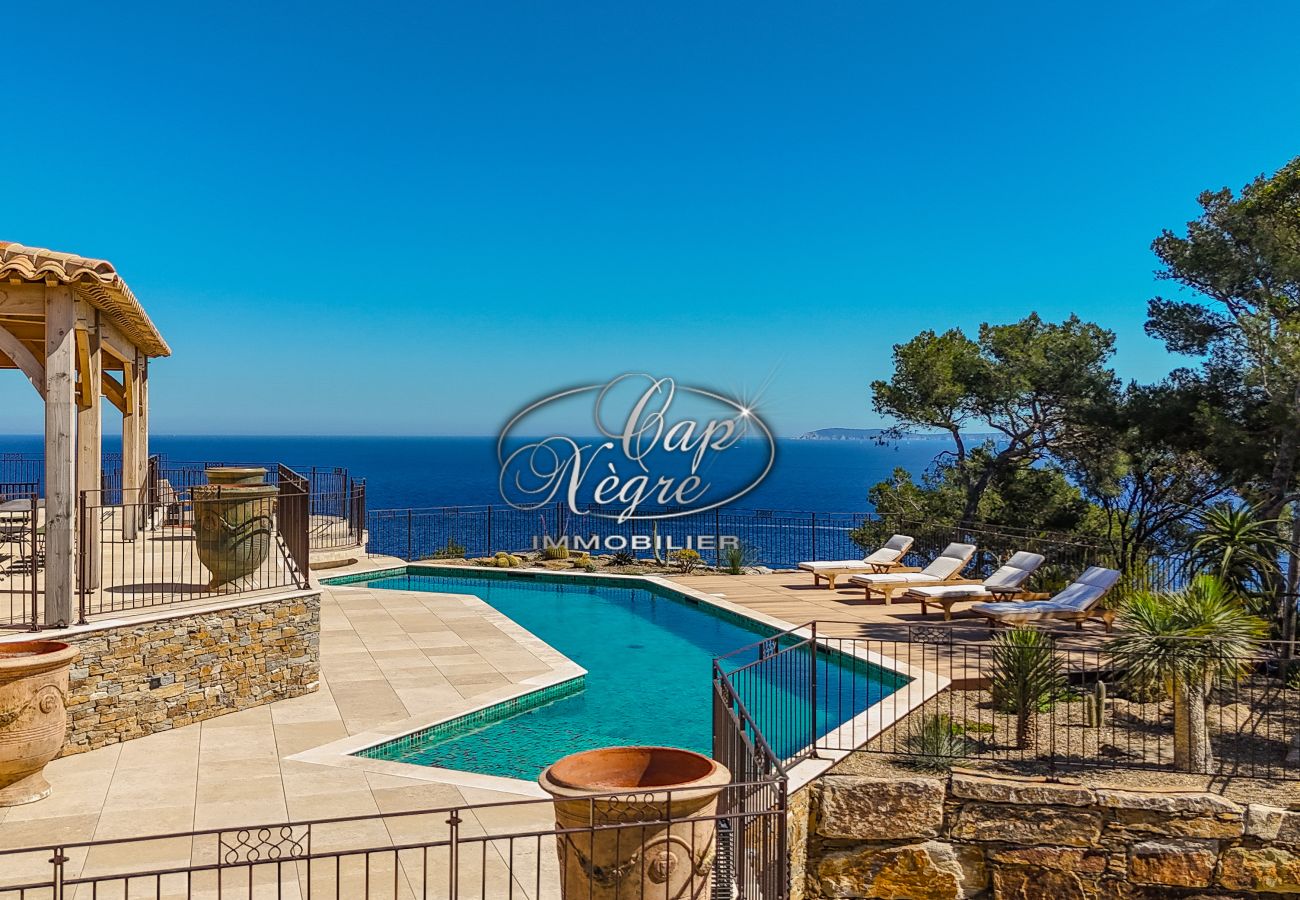 Villa in Le Lavandou - Prestigious property with a pool and panoramic sea view in Cap Nègre