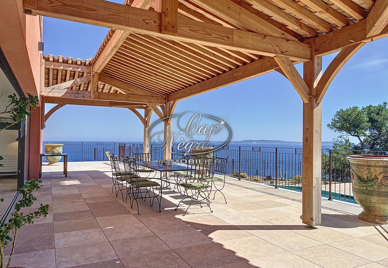 Villa in Le Lavandou - Prestigious property with a pool and panoramic sea view in Cap Nègre