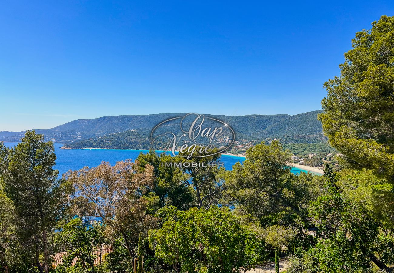 Villa in Le Lavandou - Prestigious property with a pool and panoramic sea view in Cap Nègre