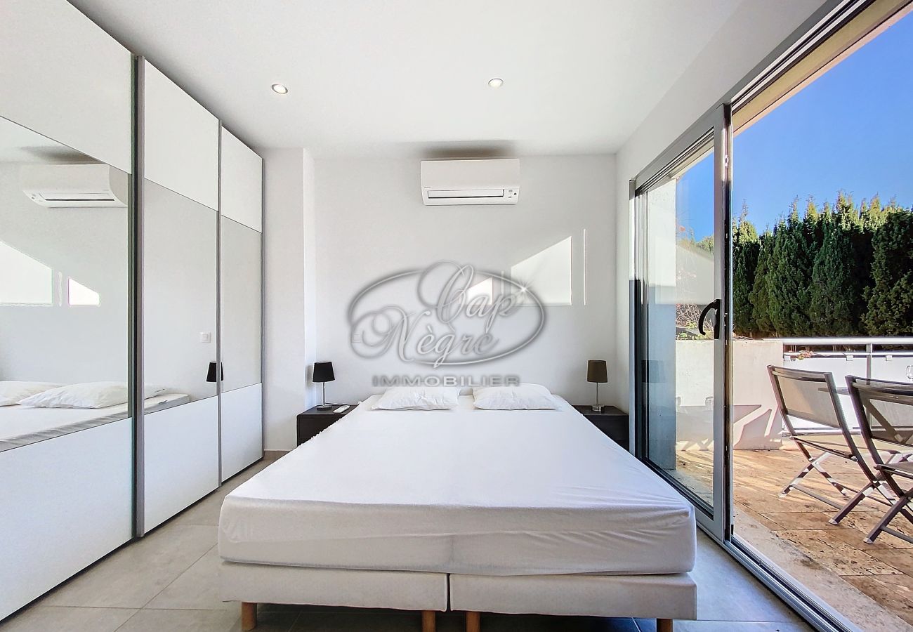 Apartment in Le Lavandou - Modern flat for 4 people close to Cavalière beach in Le Lavandou