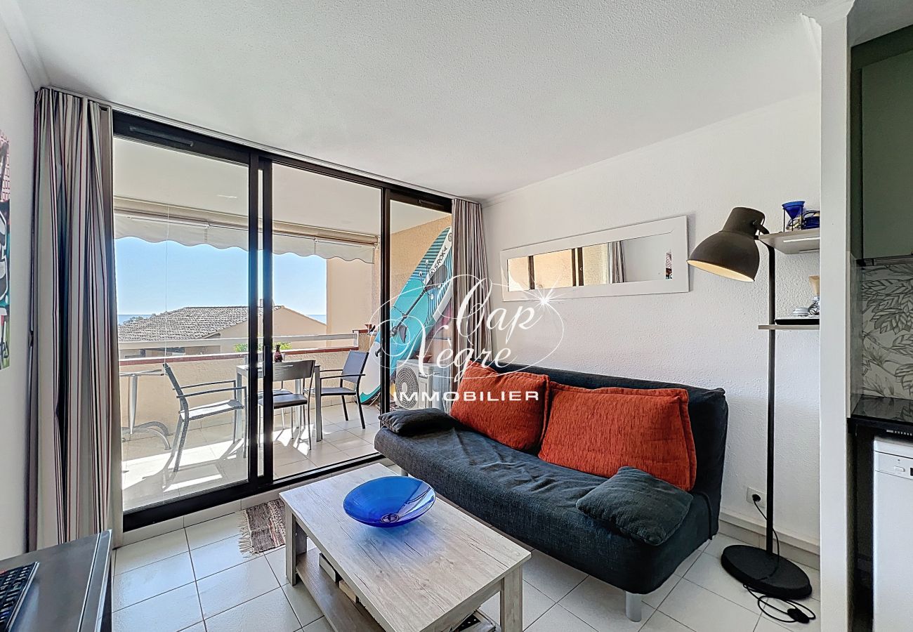 Apartment in Le Lavandou - 172