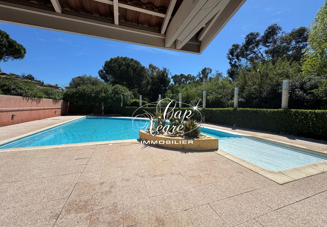 Apartment in Le Lavandou - 174