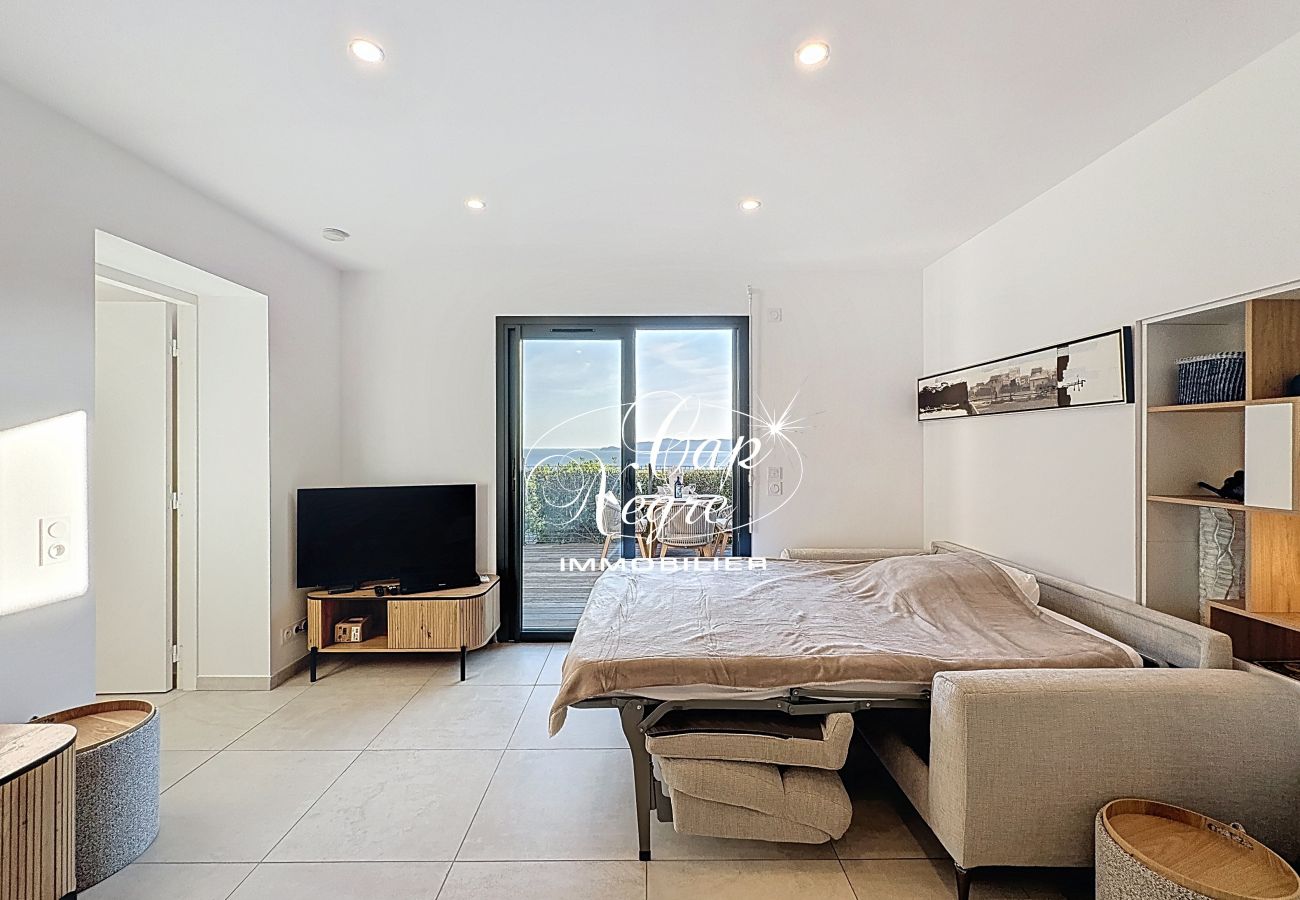 Apartment in Le Lavandou - 182