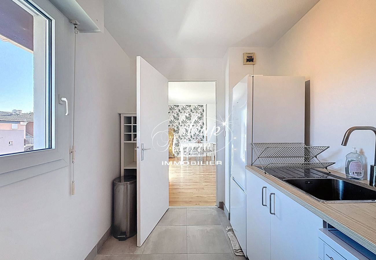 Apartment in Le Lavandou - 185