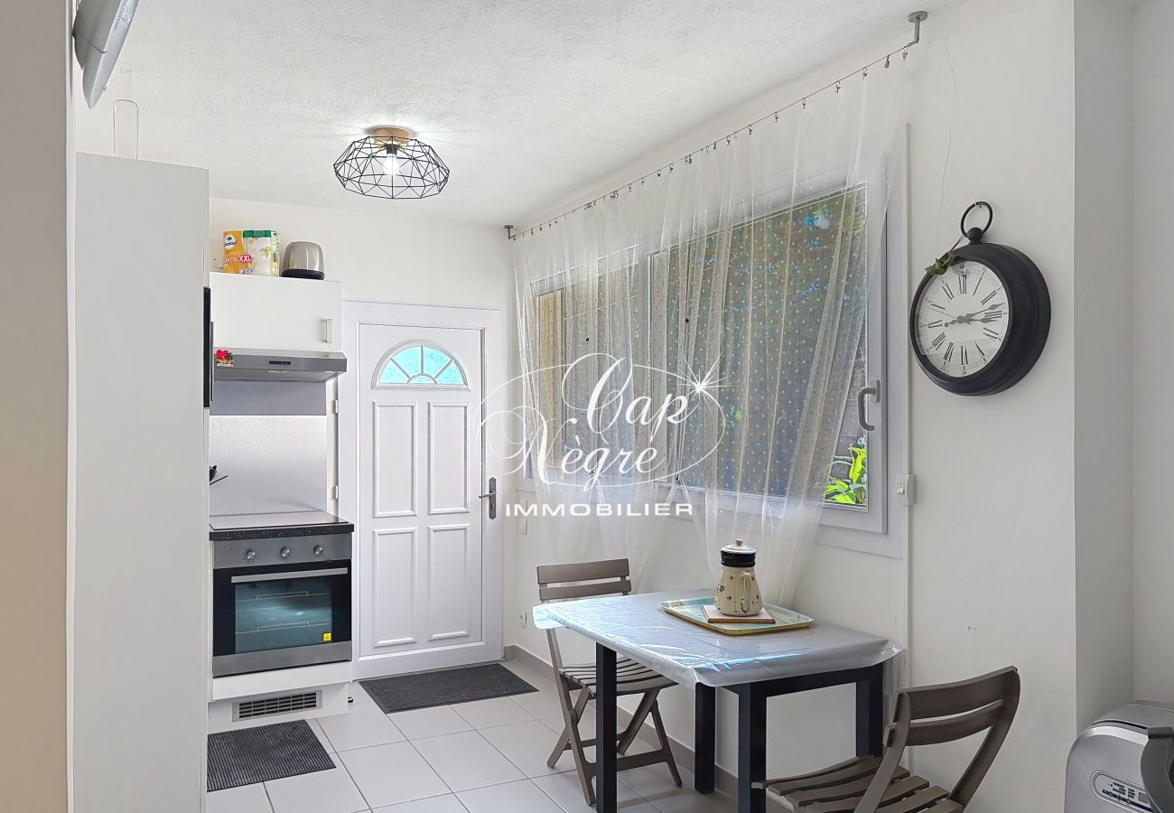 Apartment in Le Lavandou - 186