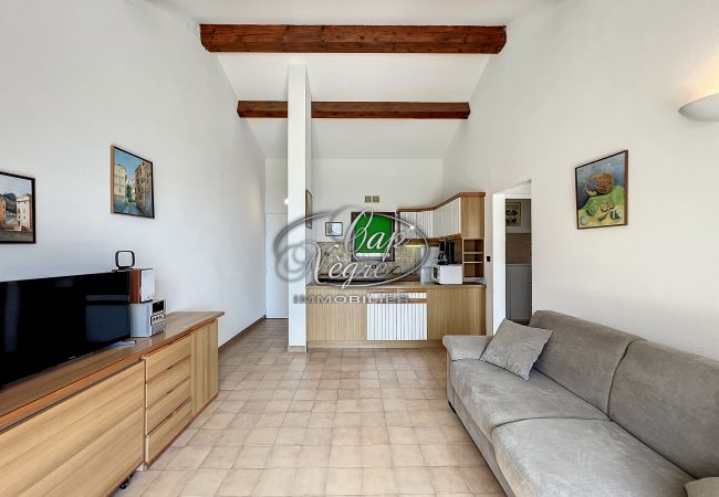 Appartamento a Rayol-Canadel-sur-Mer - Appartement T2 pour 4 personnes, grande terrasse vue mer 