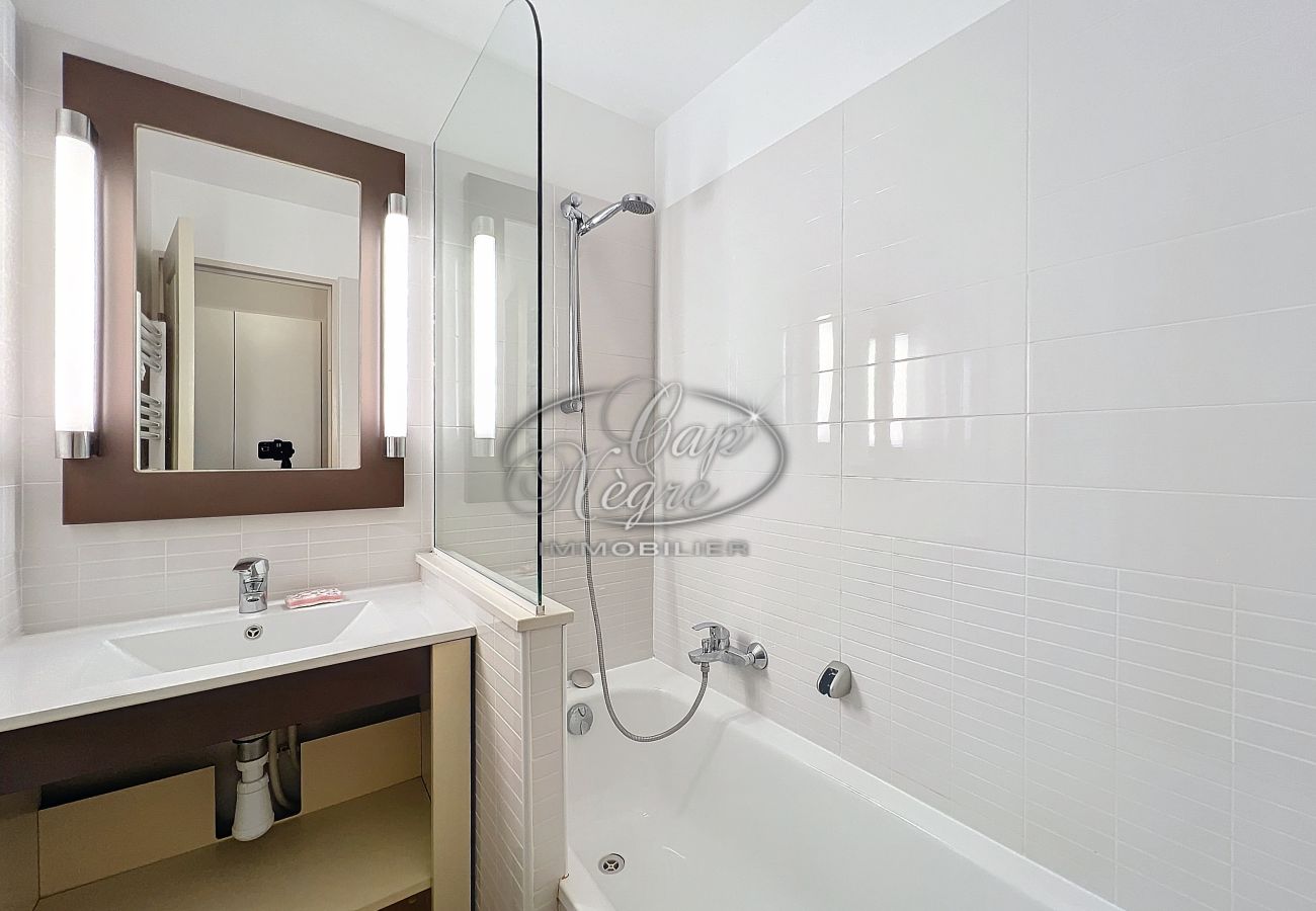 Appartement à Le Lavandou - 050
