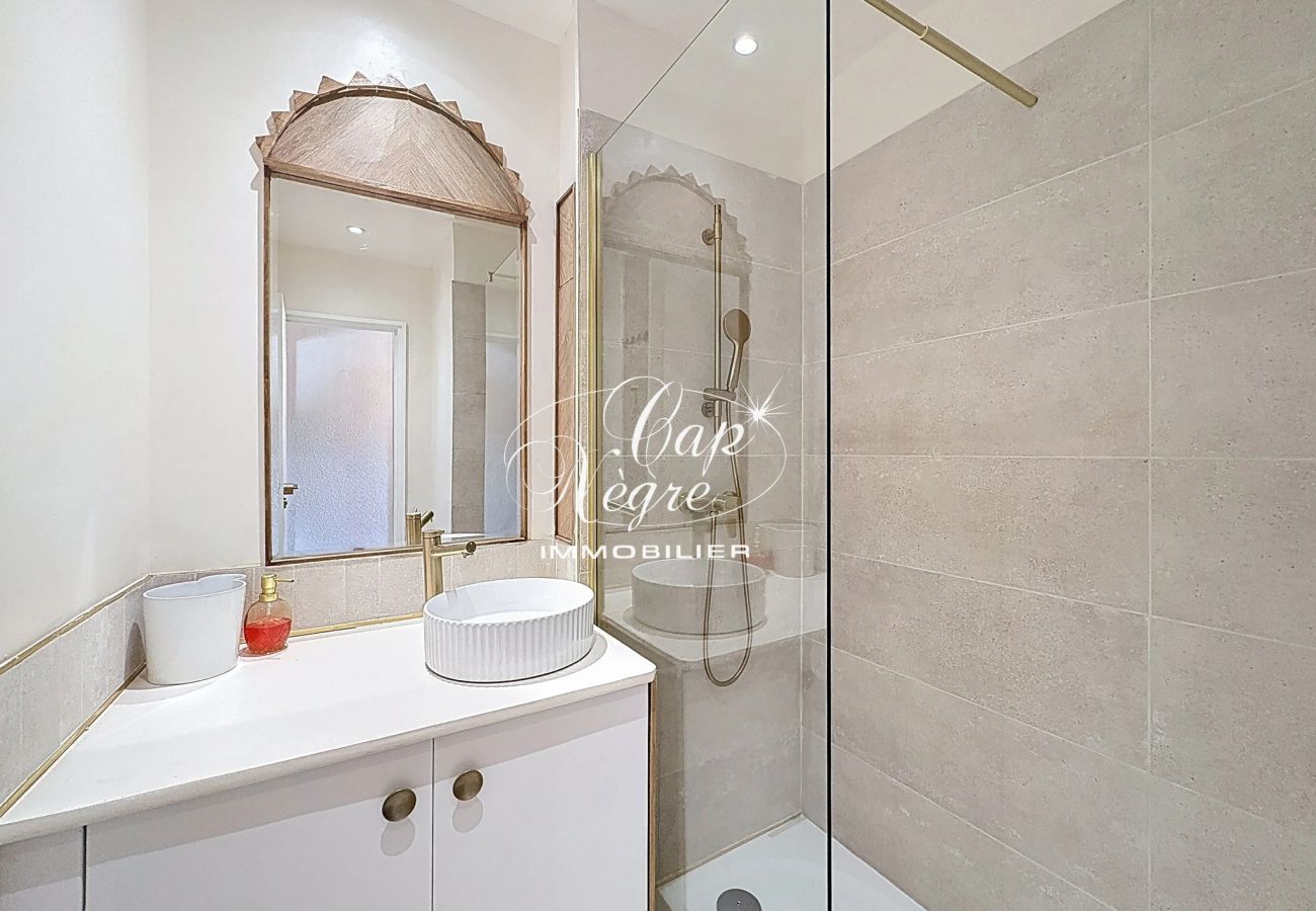 Appartement à Le Lavandou - 176
